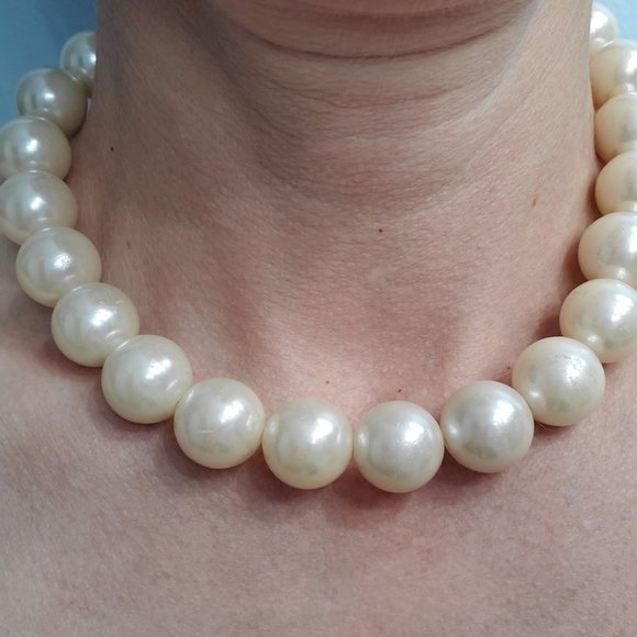 Chunky pearl choker - Picture 3 of 3